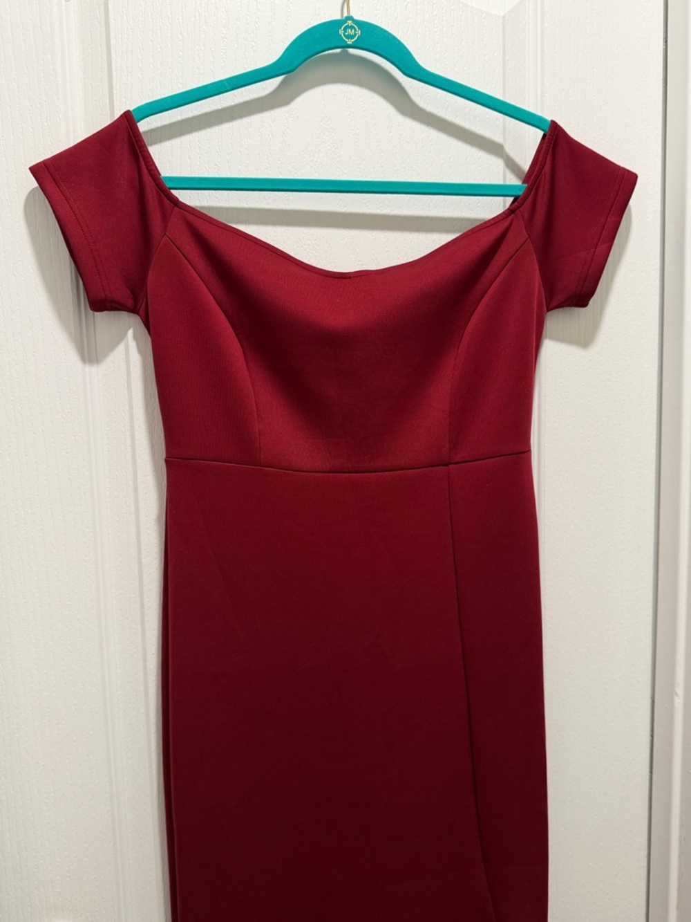 Elegant Off-Shoulder Burgundy Dress Floor Length